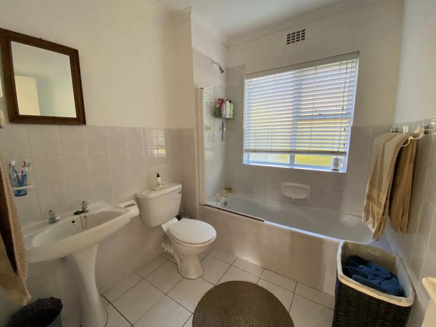 To Let 2 Bedroom Property for Rent in Loevenstein Western Cape